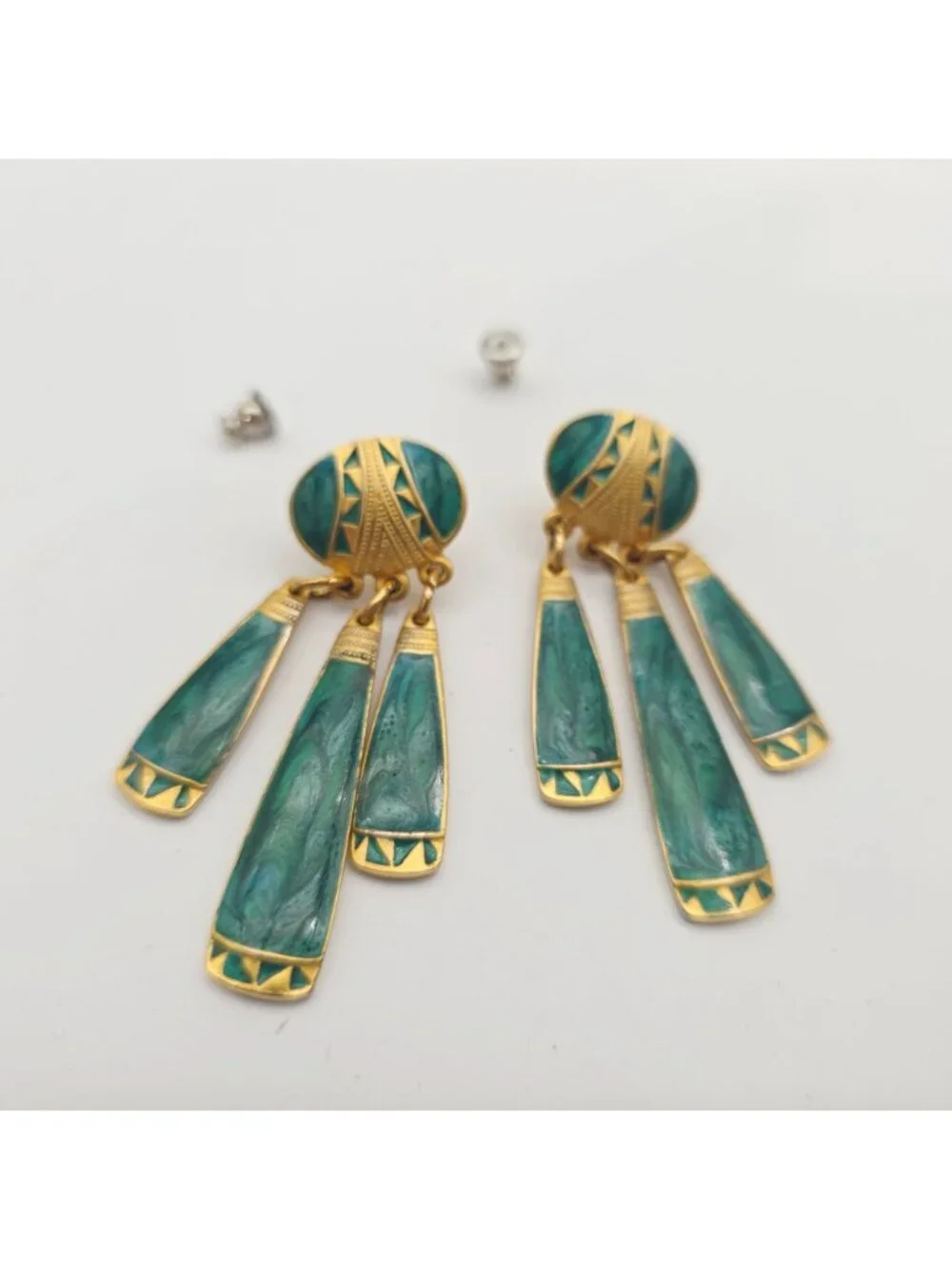 Vintage Gold-Tone & Green Enamel Tribal Style Dangle Earrings 2" - Picture 4 of 5